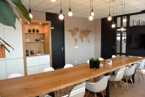 Inrichting kantoorpand Carmat /7Co Textiles te Zevenbergen